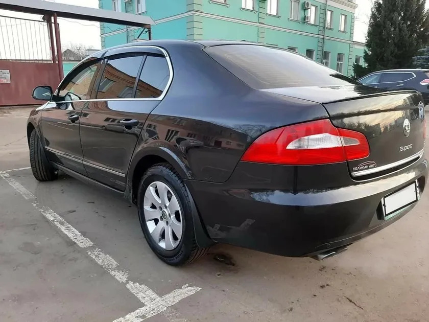 Дефлекторы Cobra Tuning с хромированным молдингом для окон Skoda Superb II 2008-2013 фото 4