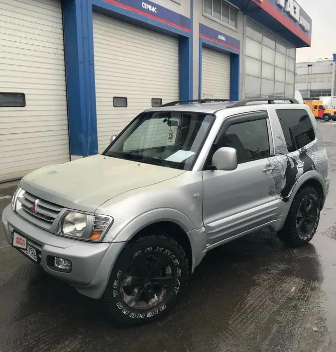 Дефлекторы Cobra Tuning для окон Mitsubishi Pajero III 3-дв. 2000-2006