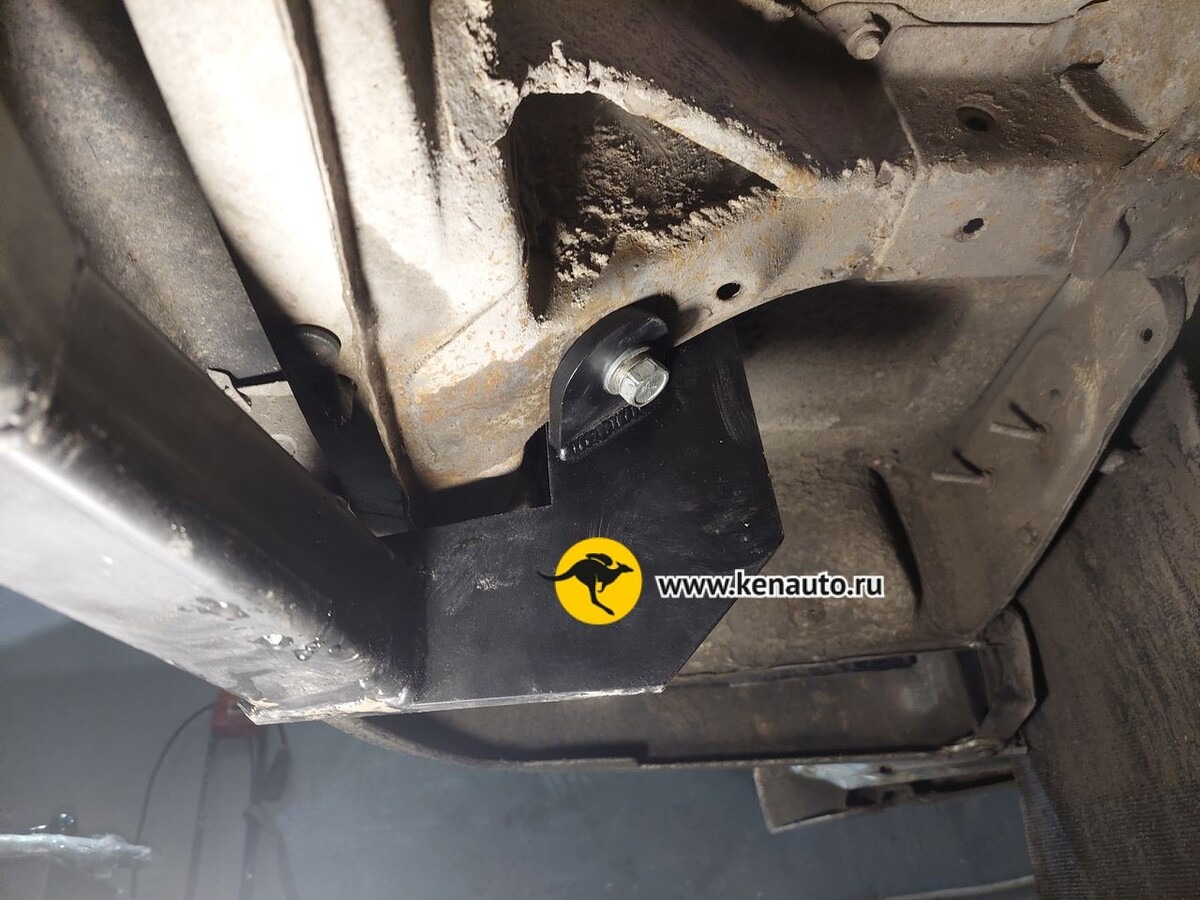 Фаркоп Halty для Toyota Hiace Regius xH10 (Mk.I) /  Toyota Regius xH40 (Mk.I)  / Toyota Touring Hiace H40 (Mk.I) 1997-2002 Шар А фото 7